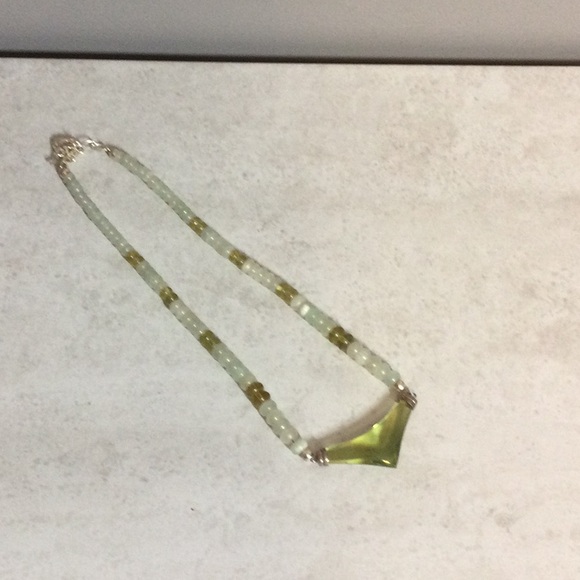 Lime green pendant bead necklace - Picture 1 of 7